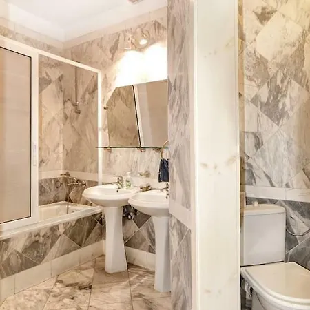 Aristocratic, Elegant, Designer Apartment *