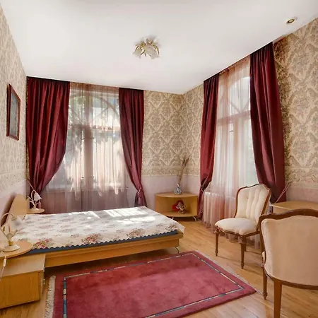 Apartment Aristocratic, Elegant, Designer